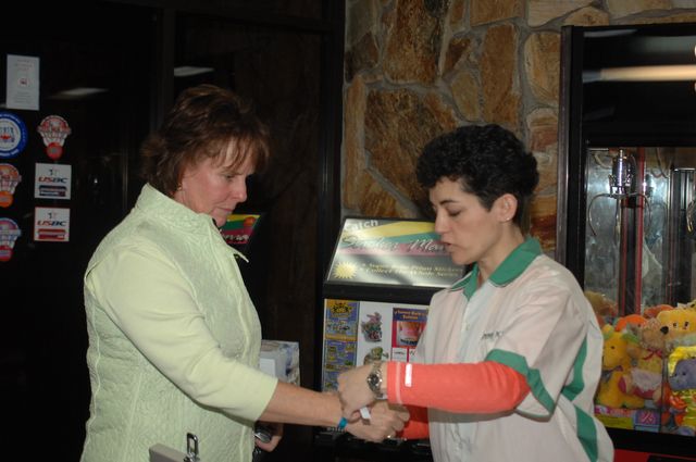 037-AHJFBowlingforEquestrians-2-18-07-DeRosaPhoto.jpg