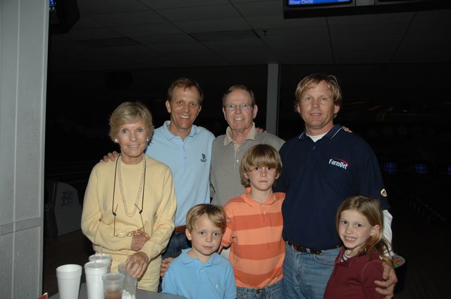 165-CurreyFamily-AHJF-Bowling-2-17-08-DeRosaPhoto.JPG