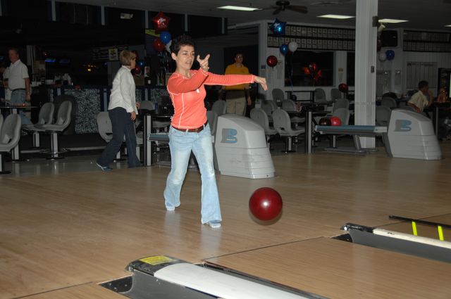 233-MichelePerla-AHJF-Bowling-2-17-08-DeRosaPhoto.JPG