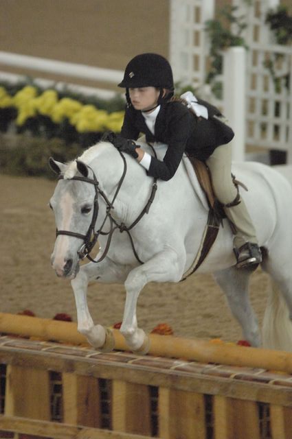 025-StrikeAPose-LuluFarish-LegacyCupCup-PnyHtrGoRnd-5-12-07-DeRosaPhoto.jpg