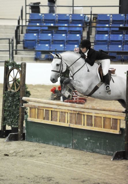 2436-Cento-JenniferWaxman-LegacyCup-NonPro3'6Finals-5-17-08-DeRosaPhoto