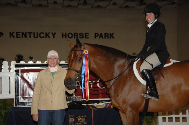 1782-Ulone-JenniferWaxman-LegacyCup-NonPro3'FinalsAwards-5-16-08-DeRosaPhoto.JPG