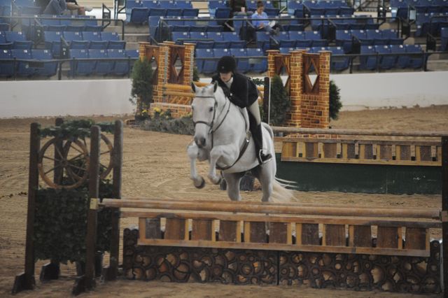 1868-Skylar-KristinMontemarano-LegacyCup-NonPro3'6GoRound-5-17-08-DeRosaPhoto.jpg