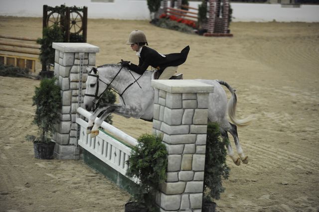 2139-What-A-Bean-EmmaRoberts-LegacyCup-PonyFinals-5-17-08-DeRosaPhoto.jpg