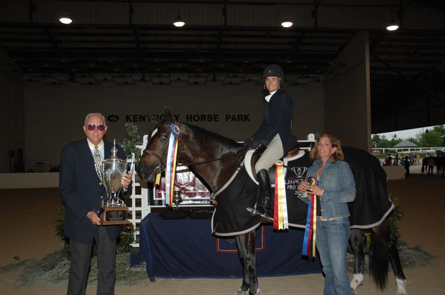 1164-GlassCastle-HavensSchatt-LegacyCup-Pro3'6FinalsAwards-DeRosaPhoto.jpg