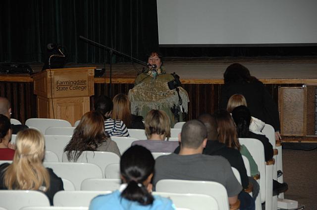 11-5-08-FarmingdaleCollege-BrookeEllison-05-DeRosaPhoto.jpg