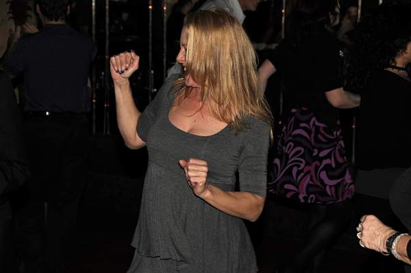 Dancing-11-17-09-18-RobinBD-DDeRosaPhoto.jpg