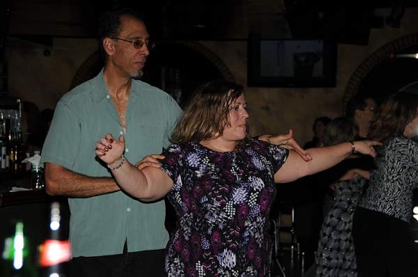 Dancing-11-17-09-53-RobinBD-DDeRosaPhoto.jpg