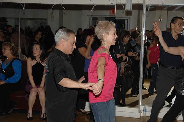 Dancing-11-28-09-26-JoJoBirthday-DDeRosaPhoto.jpg