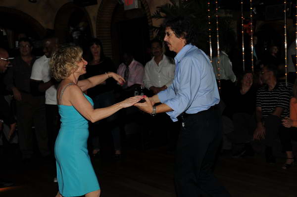 Dancing-11-17-10-RobinBD-34-DDeRosaPhoto.jpg