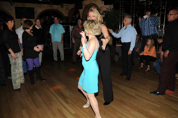 Dancing-11-17-10-RobinBD-58-DDeRosaPhoto.jpg