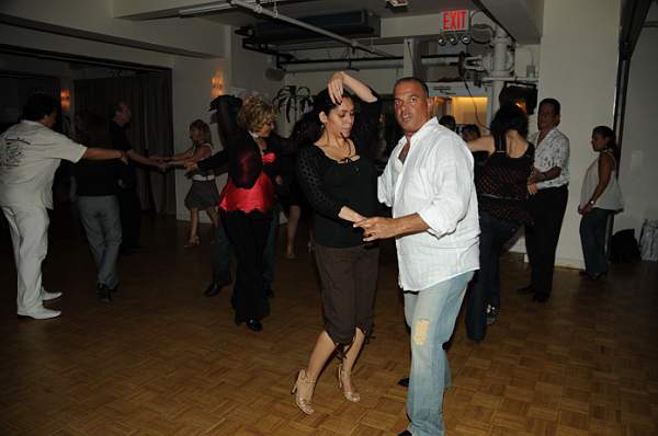 Dancing-8-29-09-LinaBirthday-07-DDeRosaPhoto.jpg