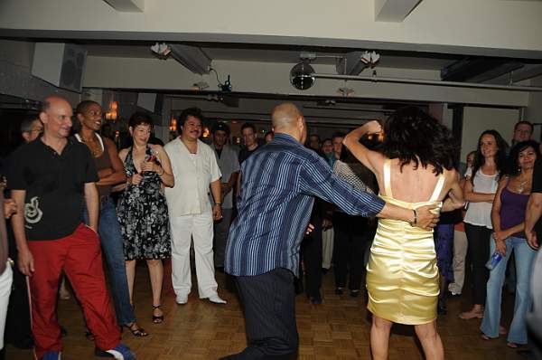 Dancing-8-29-09-LinaBirthday-71-DDeRosaPhoto.jpg
