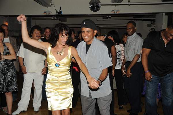 Dancing-8-29-09-LinaBirthday-77-DDeRosaPhoto.jpg
