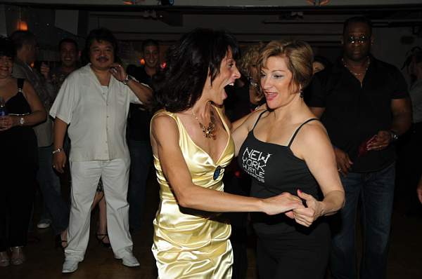 Dancing-8-29-09-LinaBirthday-91-DDeRosaPhoto.jpg