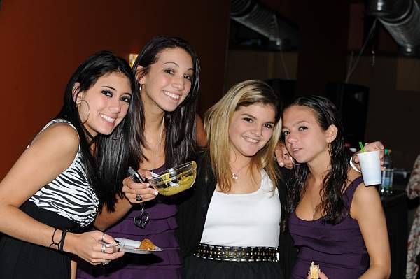BUCD-9-25-09-BariSweet16-55-DDeRosaPhoto.jpg