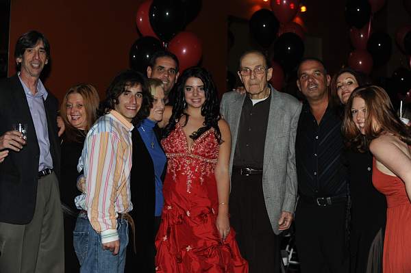 BUCD-9-25-09-BariSweet16-127-DDeRosaPhoto.jpg