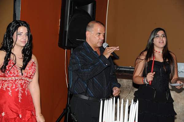 BUCD-9-25-09-BariSweet16-185-DDeRosaPhoto.jpg