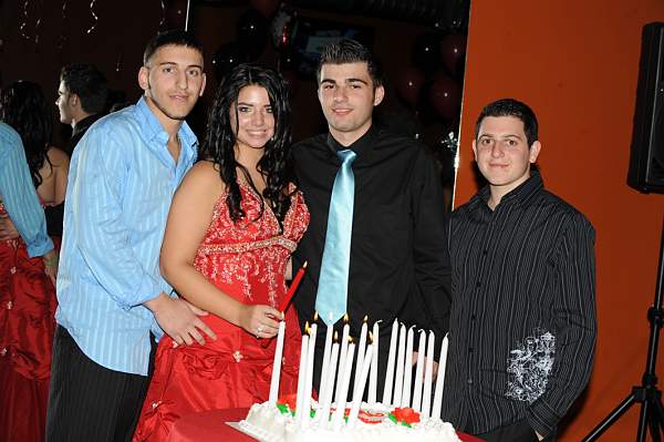 BUCD-9-25-09-BariSweet16-256-DDeRosaPhoto.jpg
