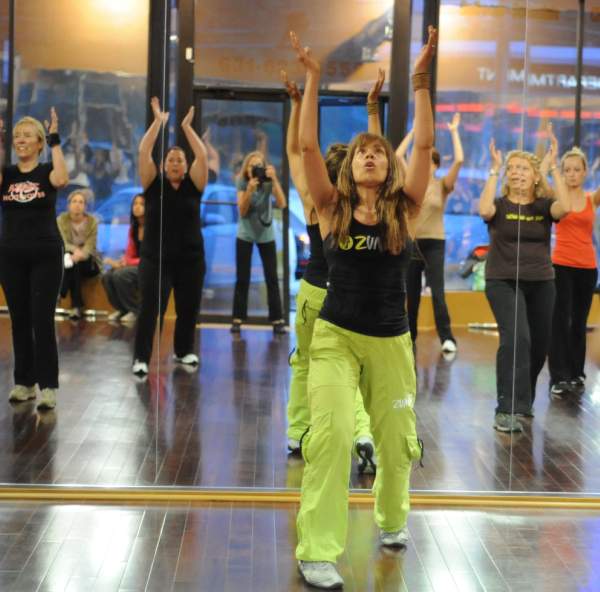 BUCD-Zumba-5-14-09-46-DDeRosaPhoto.jpg
