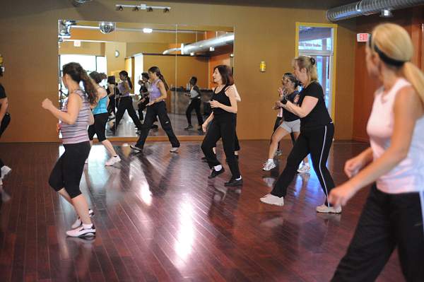 BUCD-Zumba-5-2-09-14-DDeRosaPhoto.jpg