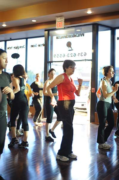 BUCD-Zumba-5-21-09-33-DDeRosaPhoto.jpg