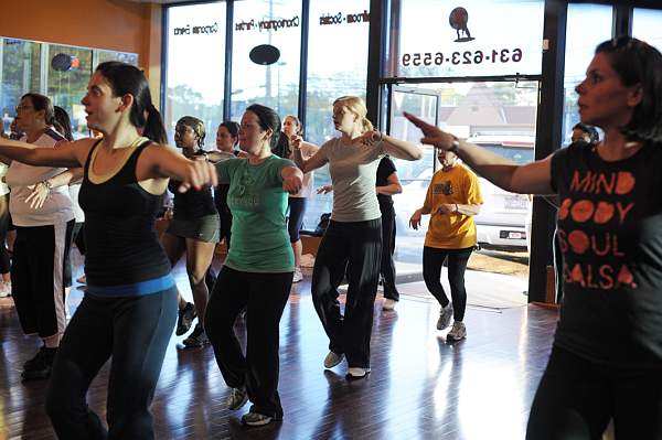 BUCD-Zumba-5-21-09-54-DDeRosaPhoto.jpg