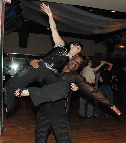 Dancing-4-28-09-53-DDeRosaPhoto.jpg