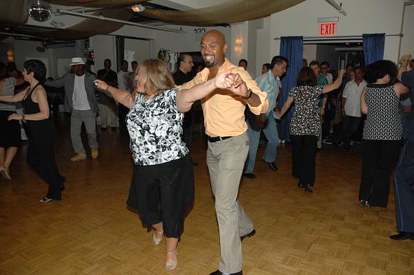 Dancing-Performance-6-26-10-051-DDeRosaPhoto.jpg