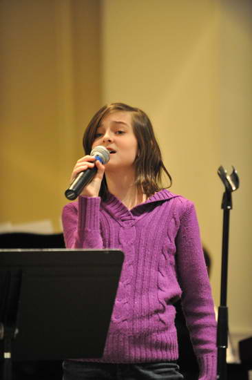David-12-16-11-SingingGroup-9000-DDeRosaPhoto