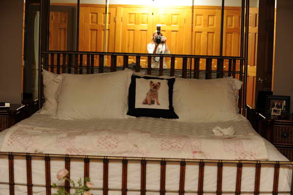 Bedrooms-P&amp;A-7-3-11-0977-DDeRosaPhoto.JPG