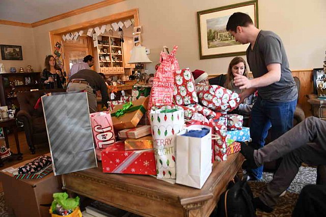 Family-XMAS-12-25-18-0210-DDeRosaPhoto