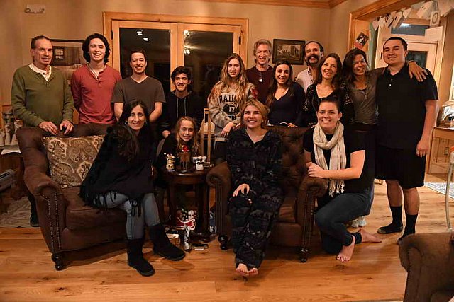 Family-XMAS-12-25-18-0360-DDeRosaPhoto