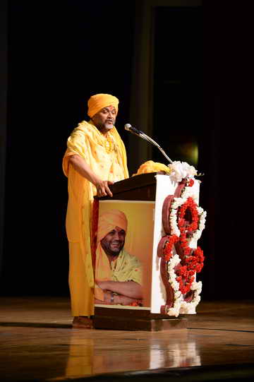 Gurudev-10-4-15-7792-DDeRosaPhoto