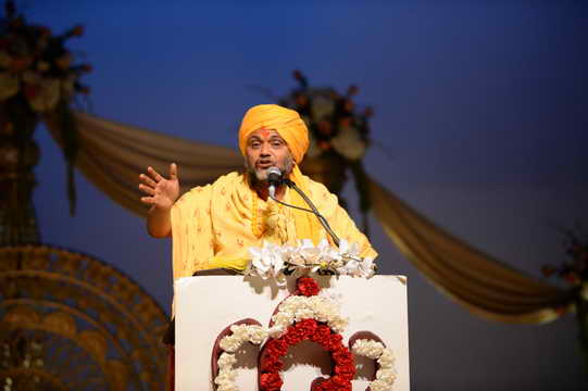 Gurudev-10-4-15-7831-DDeRosaPhoto