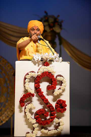 Gurudev-10-4-15-7836-DDeRosaPhoto