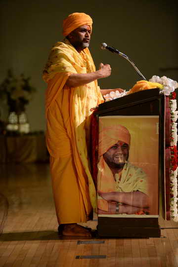 Gurudev-10-4-15-7863-DDeRosaPhoto