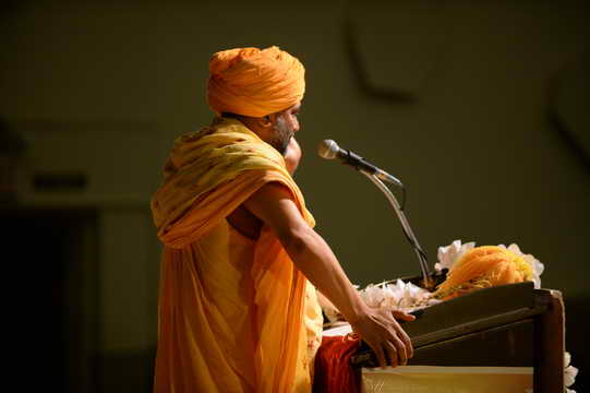 Gurudev-10-4-15-7888-DDeRosaPhoto