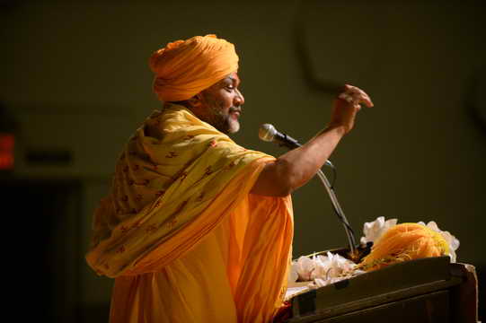 Gurudev-10-4-15-7891-DDeRosaPhoto