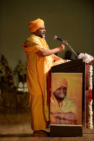 Gurudev-10-4-15-7927-DDeRosaPhoto