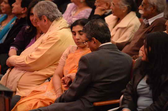 Gurudev-10-4-15-7970-DDeRosaPhoto