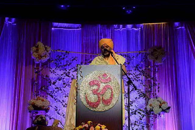 Gurudev-6-24-17-5744-DDeRosaPhoto