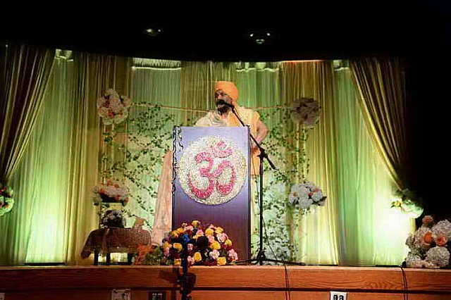 Gurudev-6-24-17-5752-DDeRosaPhoto