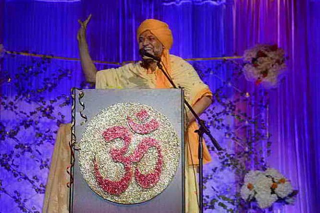 Gurudev-6-24-17-5755-DDeRosaPhoto