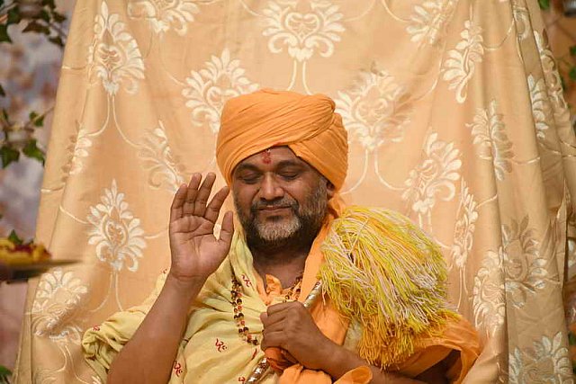 Gurudev-6-24-17-8824-DDeRosaPhoto
