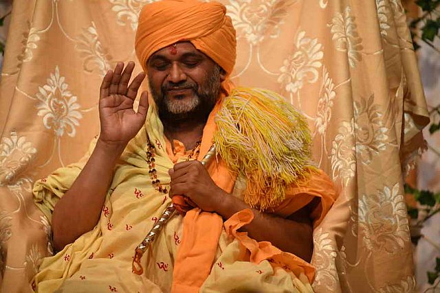 Gurudev-6-24-17-8825-DDeRosaPhoto