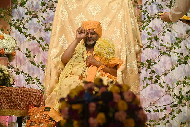 Gurudev-6-24-17-8842-DDeRosaPhoto
