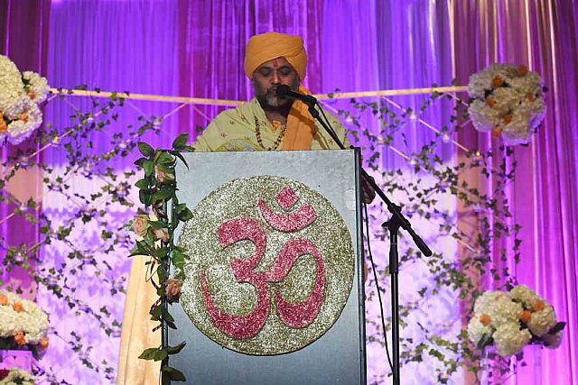 Gurudev-6-24-17-8871-DDeRosaPhoto