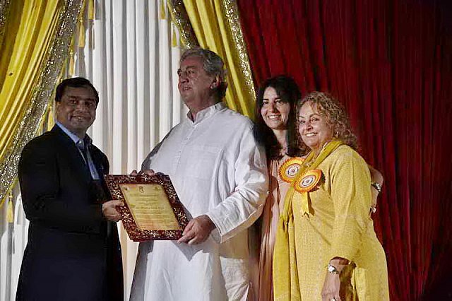 Gurudev1-7-11-14-6399-DDeRosaPhoto