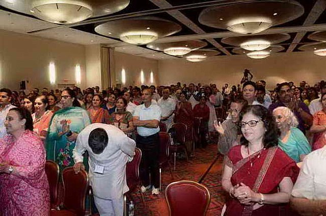 Gurudev2-7-11-14-2127-DDeRosaPhoto